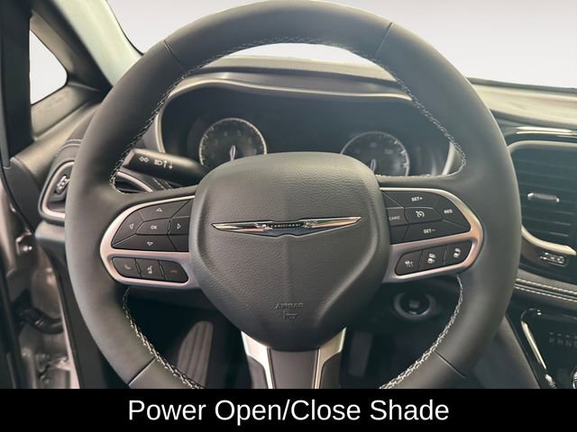 Used 2026 Chrysler Pacifica Select image 10