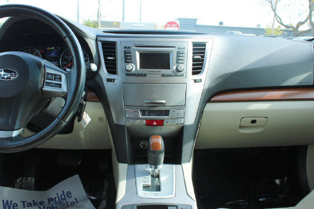 Used 2014 Subaru Outback 2.5i Limited AWD/4WD image 17