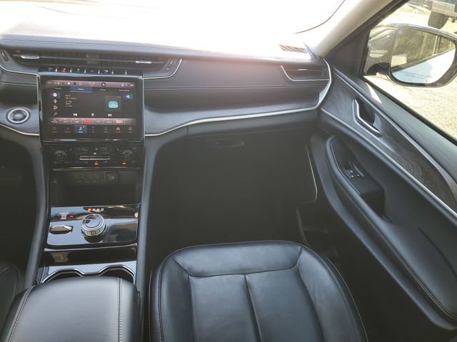 Used 2022 Jeep Grand Cherokee L Limited AWD/4WD image 16