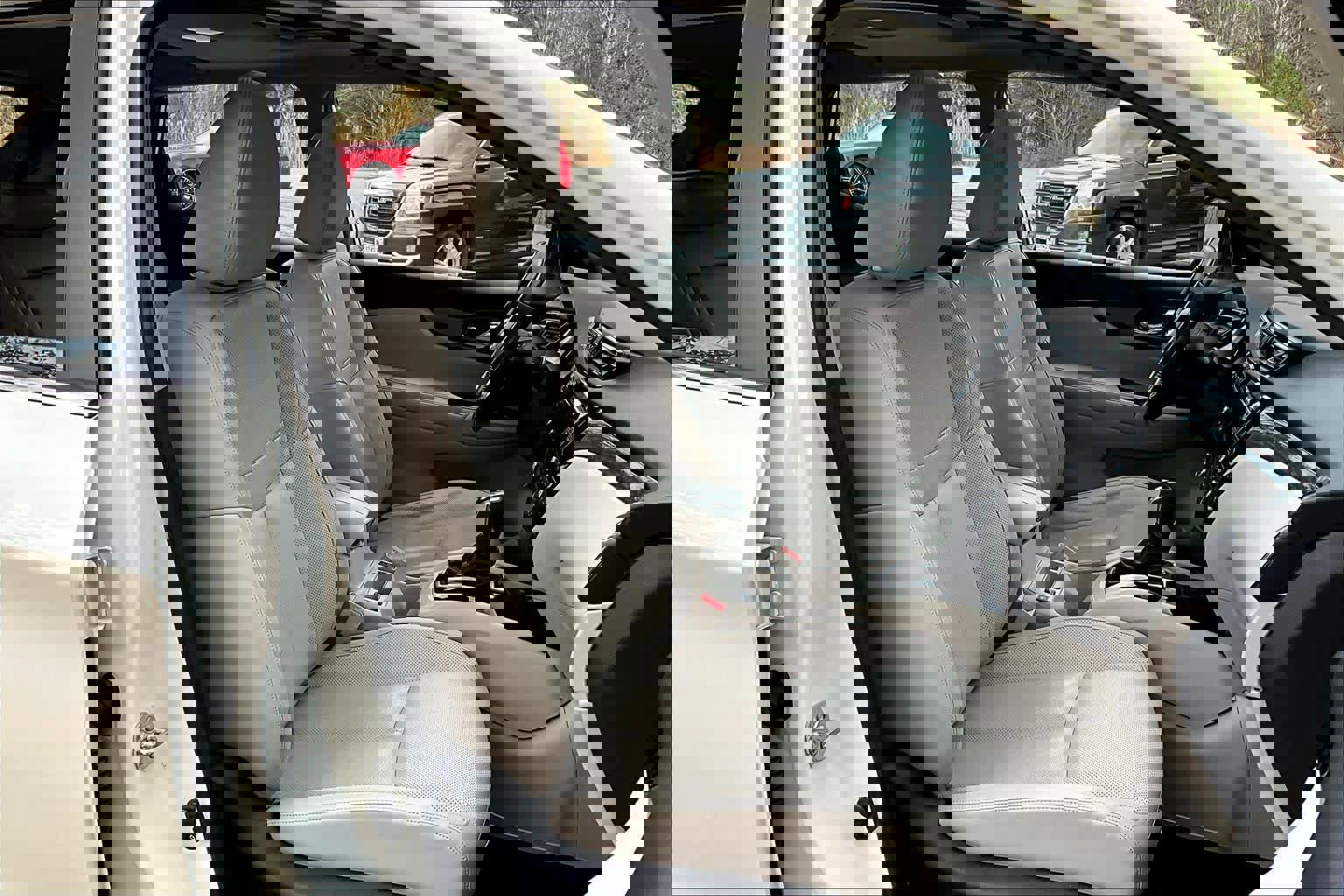 Used 2022 Nissan Rogue Sport SL w/ Premium Package image 8