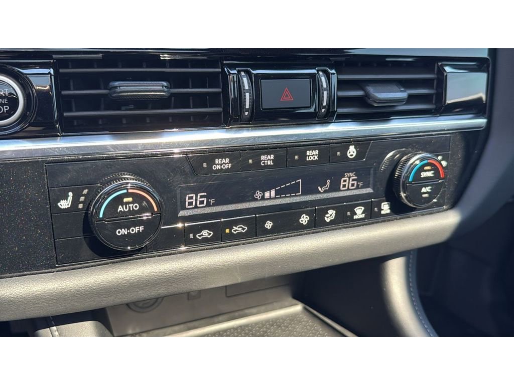 Used 2023 Nissan Pathfinder SL w/ SL Premium Package AWD/4WD image 18