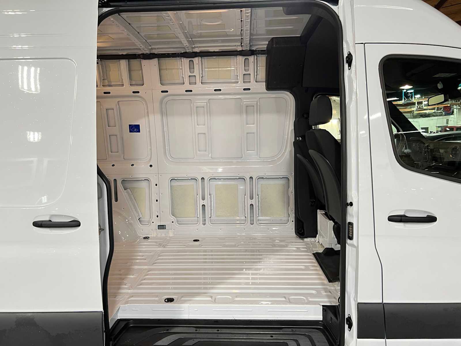 Used 2025 Mercedes-Benz Sprinter 2500 image 13