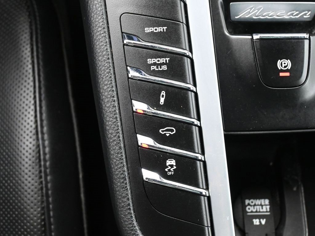 Used 2018 Porsche Macan GTS image 29