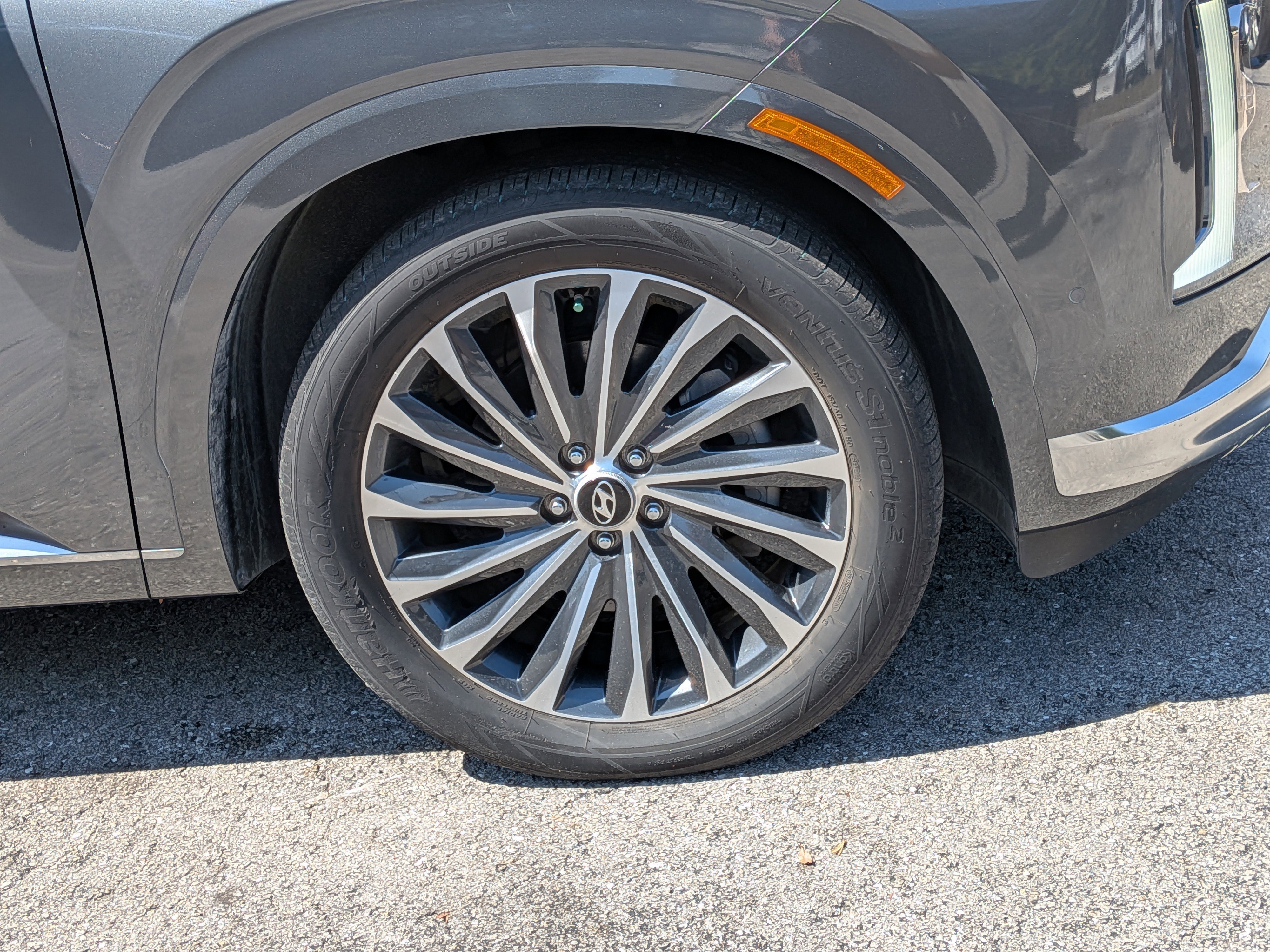 Used 2023 Hyundai Palisade Calligraphy image 11