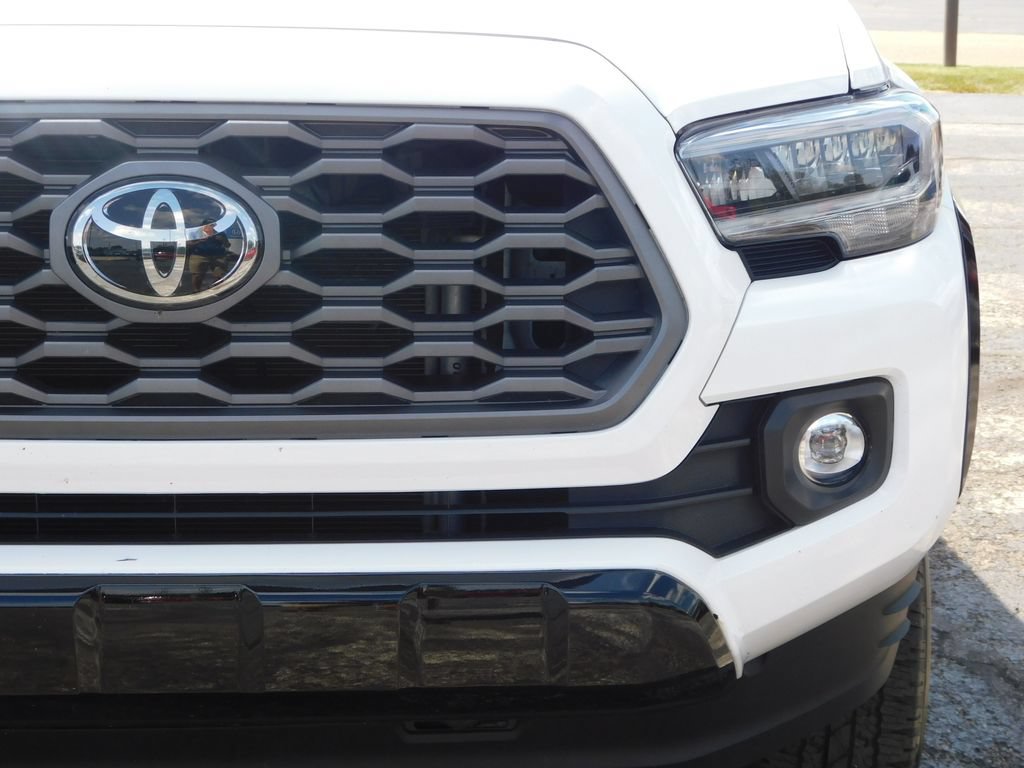 Used 2023 Toyota Tacoma TRD Sport AWD/4WD image 11