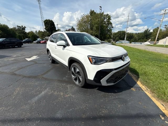 New 2026 Volkswagen Taos SE AWD/4WD image 1