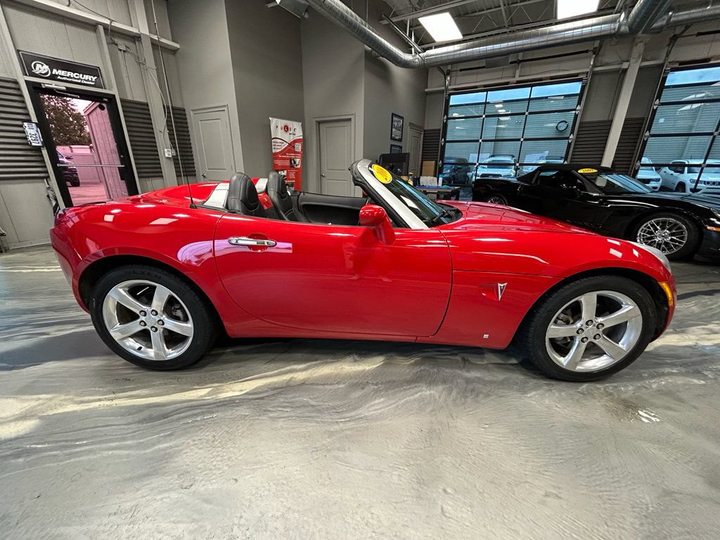 Used 2006 Pontiac Solstice Convertible w/ Premium Package RWD image 19