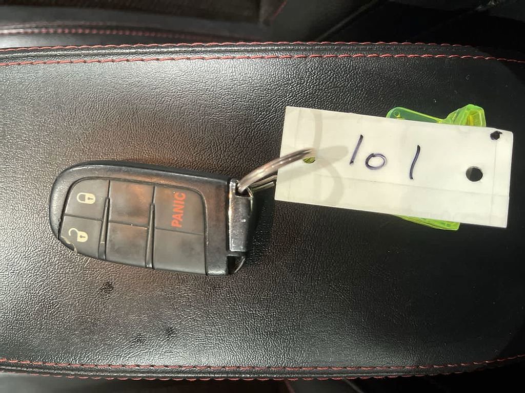 Used 2020 Jeep Compass Trailhawk image 32