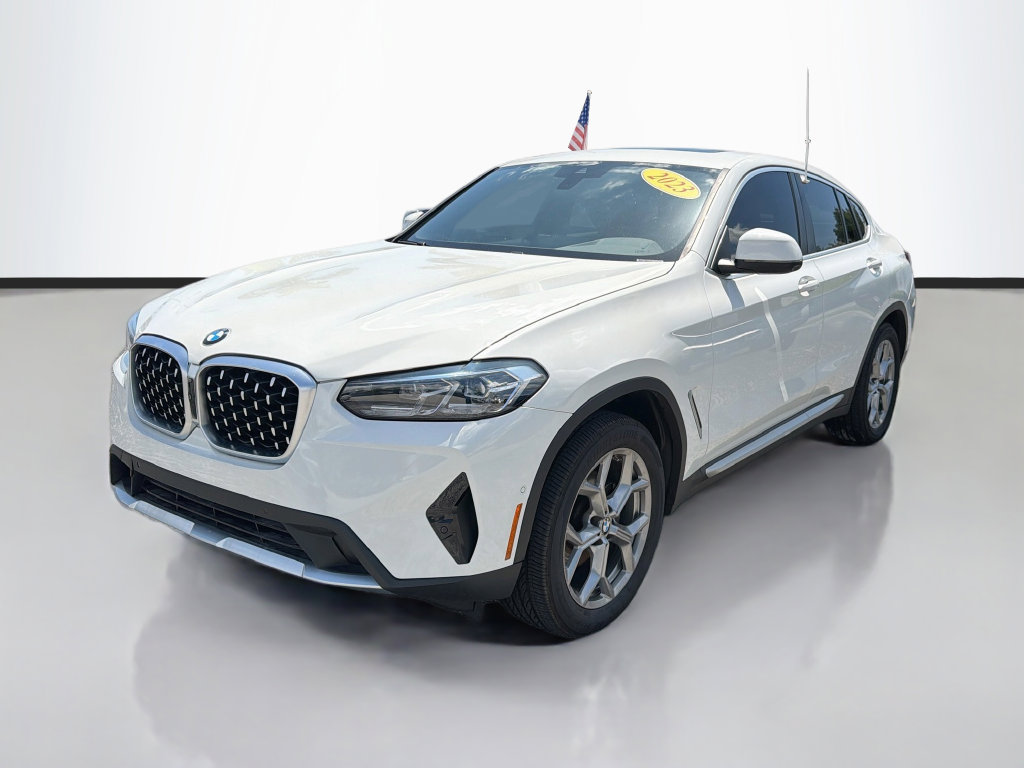 Used 2023 BMW X4 xDrive30i w/ Parking Assistance Package AWD/4WD image 3