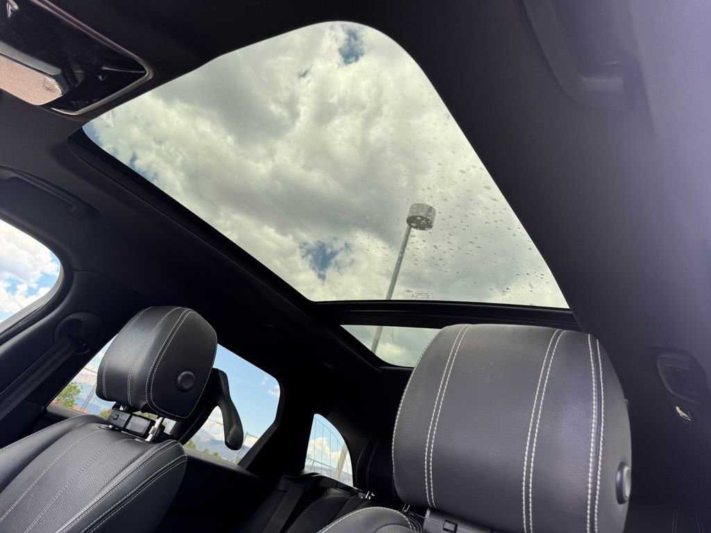 Used 2019 Land Rover Range Rover Velar S AWD/4WD image 9