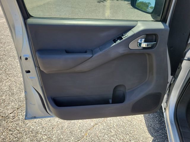 Used 2013 Nissan Frontier SV RWD image 8