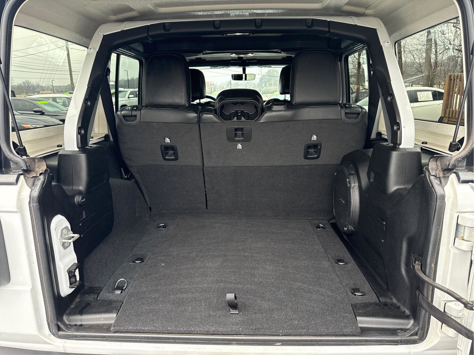 Used 2023 Jeep Wrangler Unlimited Rubicon w/ Cold Weather Group image 15