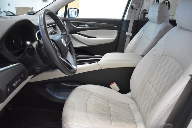 Used 2024 Buick Enclave Avenir w/ Avenir Technology Package AWD/4WD image 22