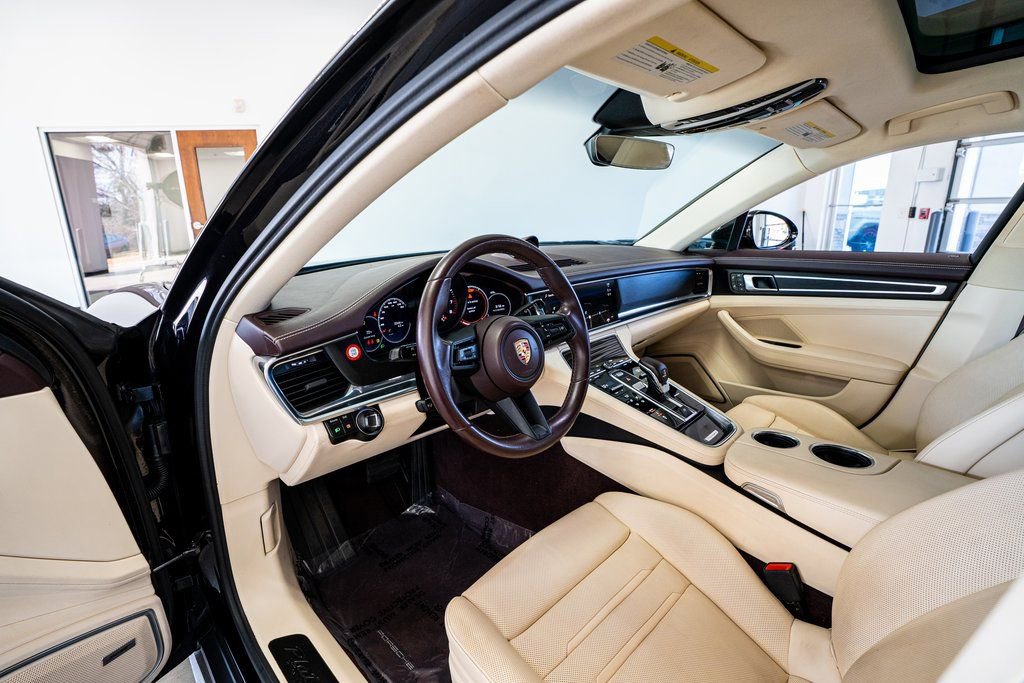 Used 2023 Porsche Panamera Platinum Edition image 37