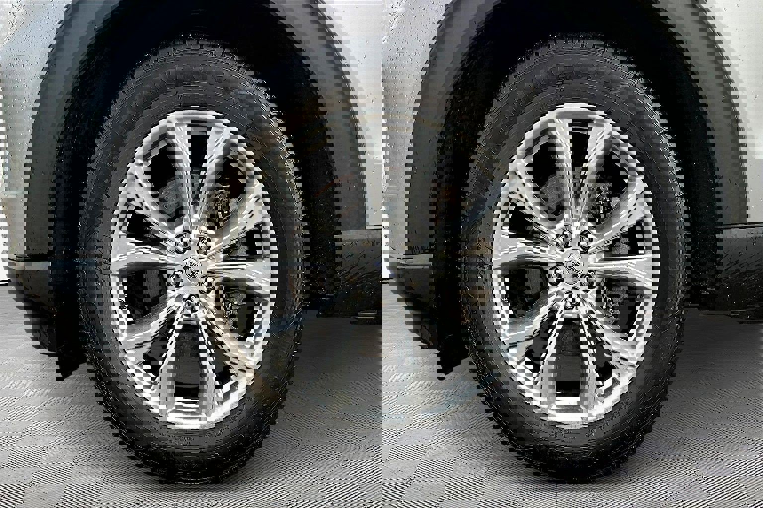 Used 2021 Ford Explorer Limited w/ Equipment Group 301A image 34