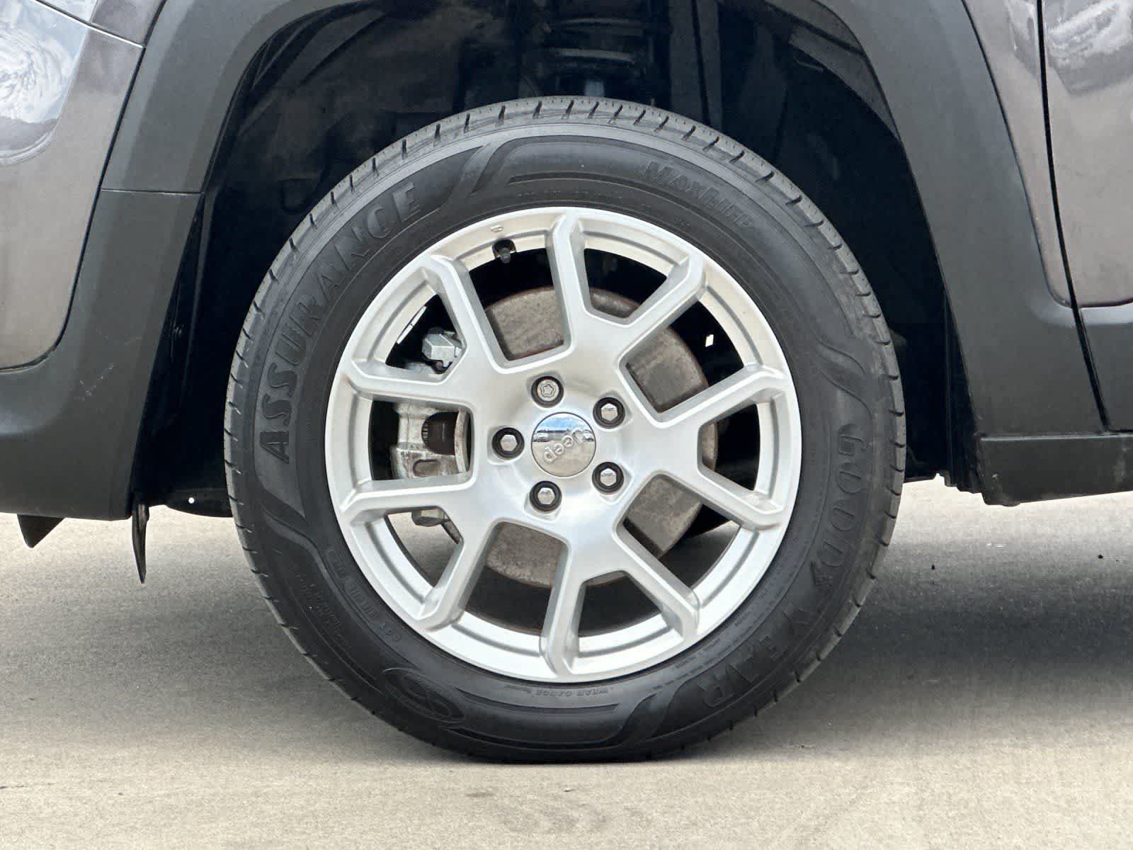 Used 2021 Jeep Renegade Latitude w/ Convenience Group AWD/4WD image 27