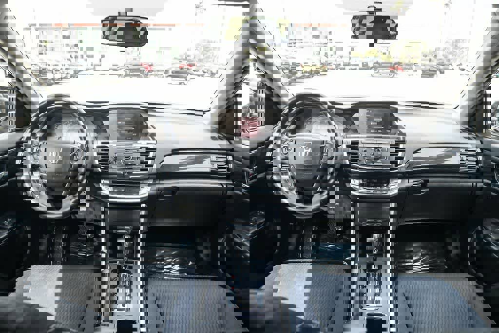 Used 2015 Honda Accord Sport image 14