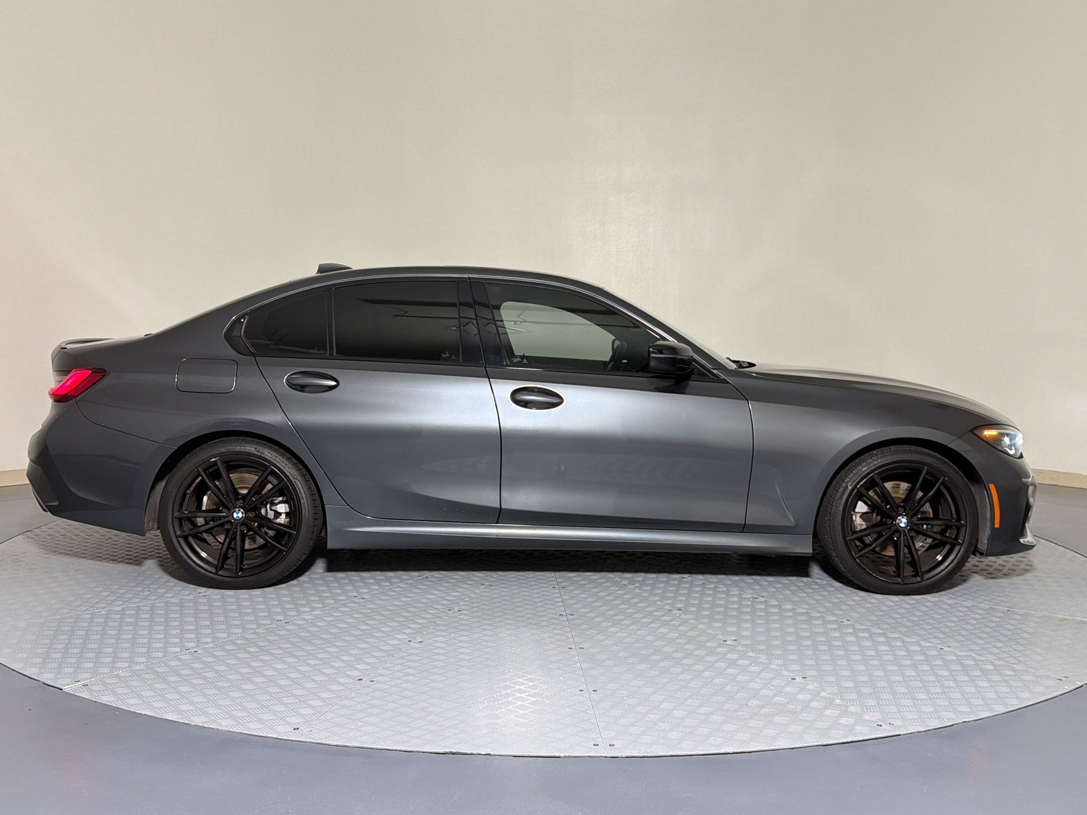 Used 2022 BMW 330i xDrive Sedan w/ M Sport Package AWD/4WD image 7