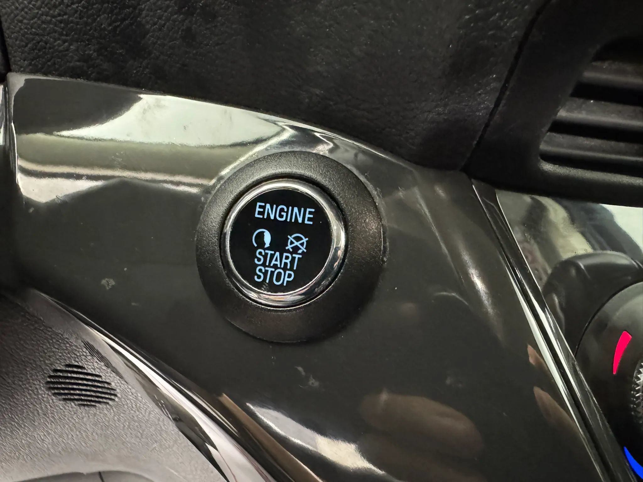 Used 2014 Ford Escape Titanium FWD image 17