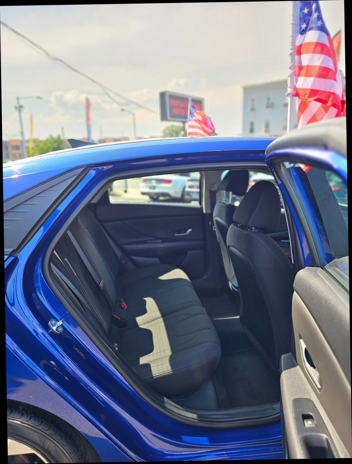 Used 2023 Hyundai Elantra SEL w/ Convenience Package image 10