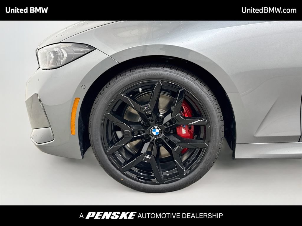 New 2026 BMW 330i Sedan w/ M Sport Package RWD image 2