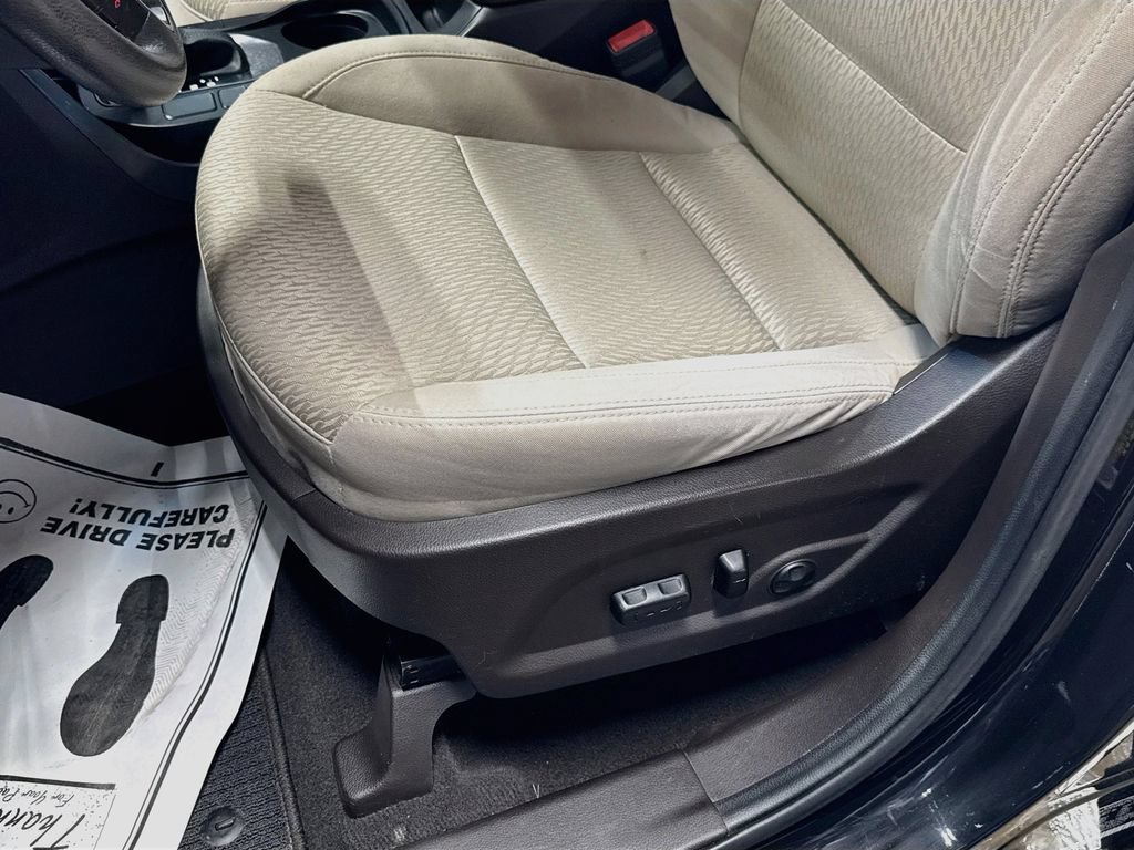 Used 2017 Hyundai Santa Fe Sport FWD image 18