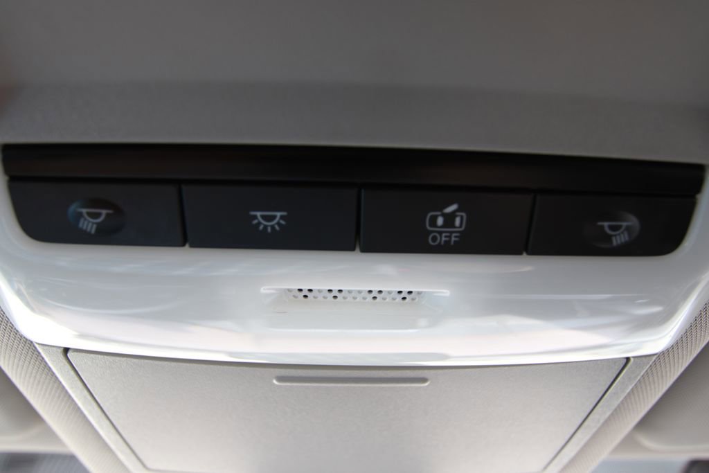 Used 2022 Nissan Rogue S image 32