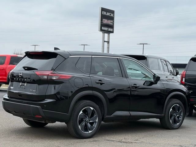 Used 2024 Nissan Rogue SV image 37