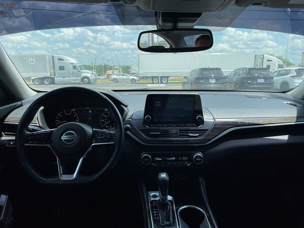 Used 2020 Nissan Altima 2.5 Platinum image 12