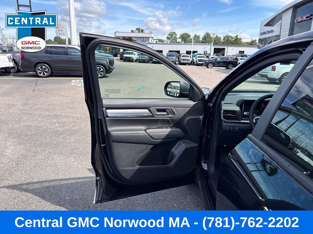 New 2027 GMC Terrain Elevation w/ LPO, Floor Liner Package AWD/4WD image 13