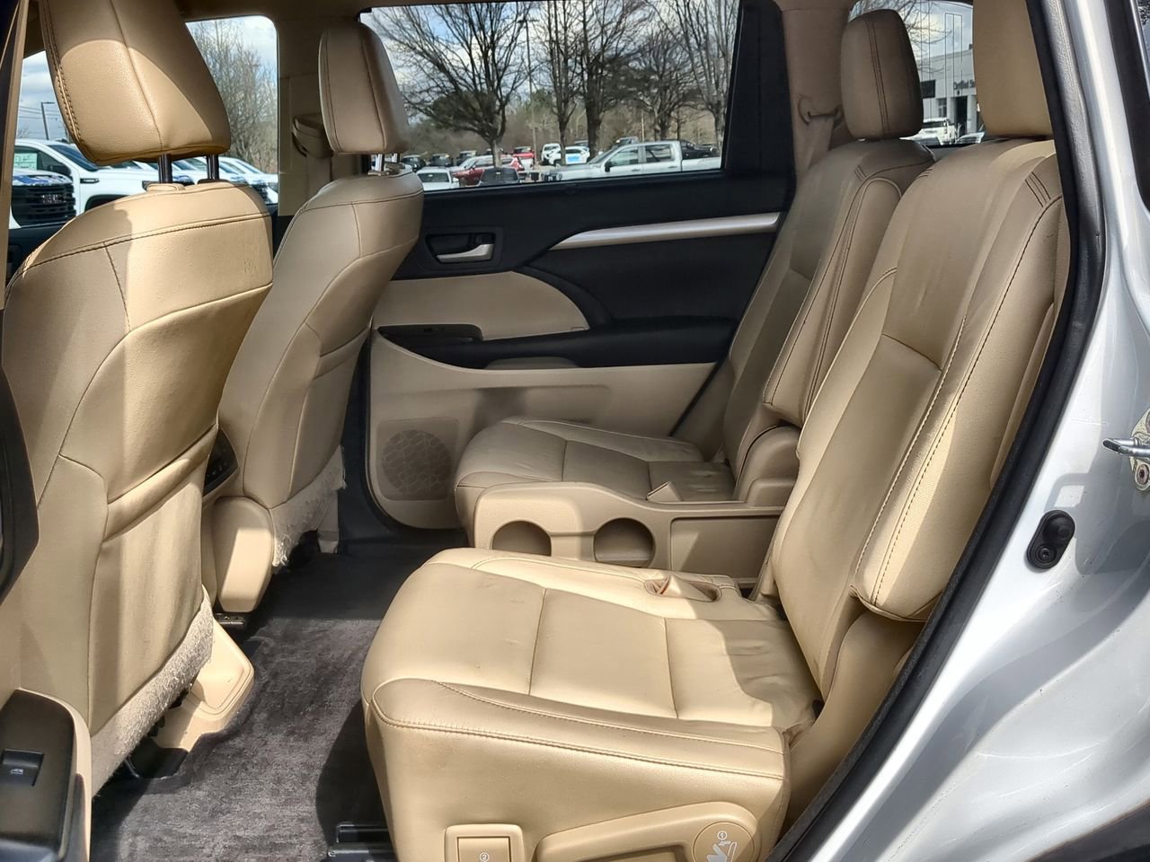 Used 2017 Toyota Highlander XLE FWD image 24