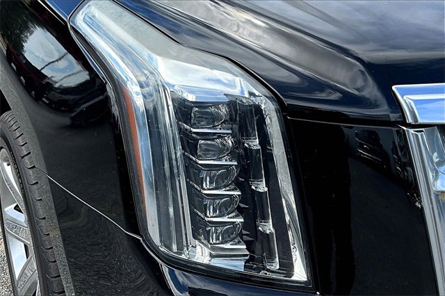 Used 2015 Cadillac Escalade Premium image 25