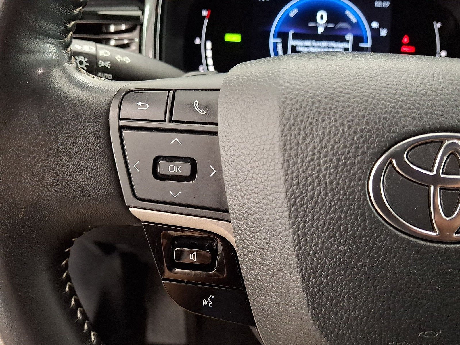 Certified 2025 Toyota Camry SE w/ Convenience Package AWD/4WD image 9