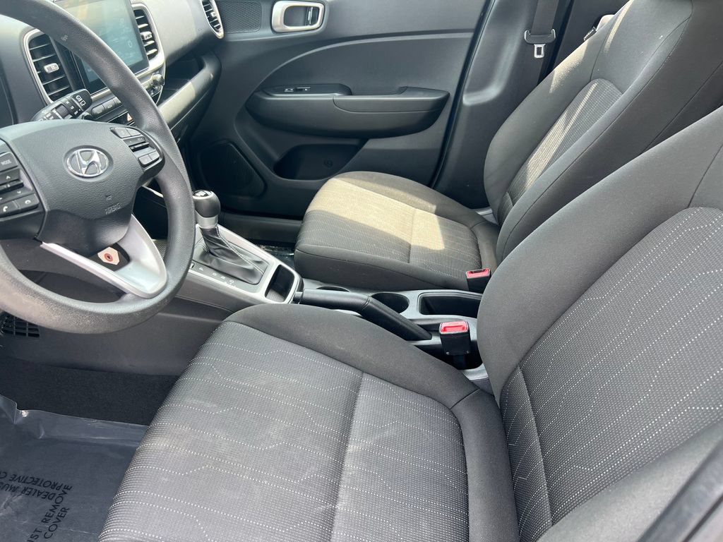 Used 2021 Hyundai Venue SE FWD image 10