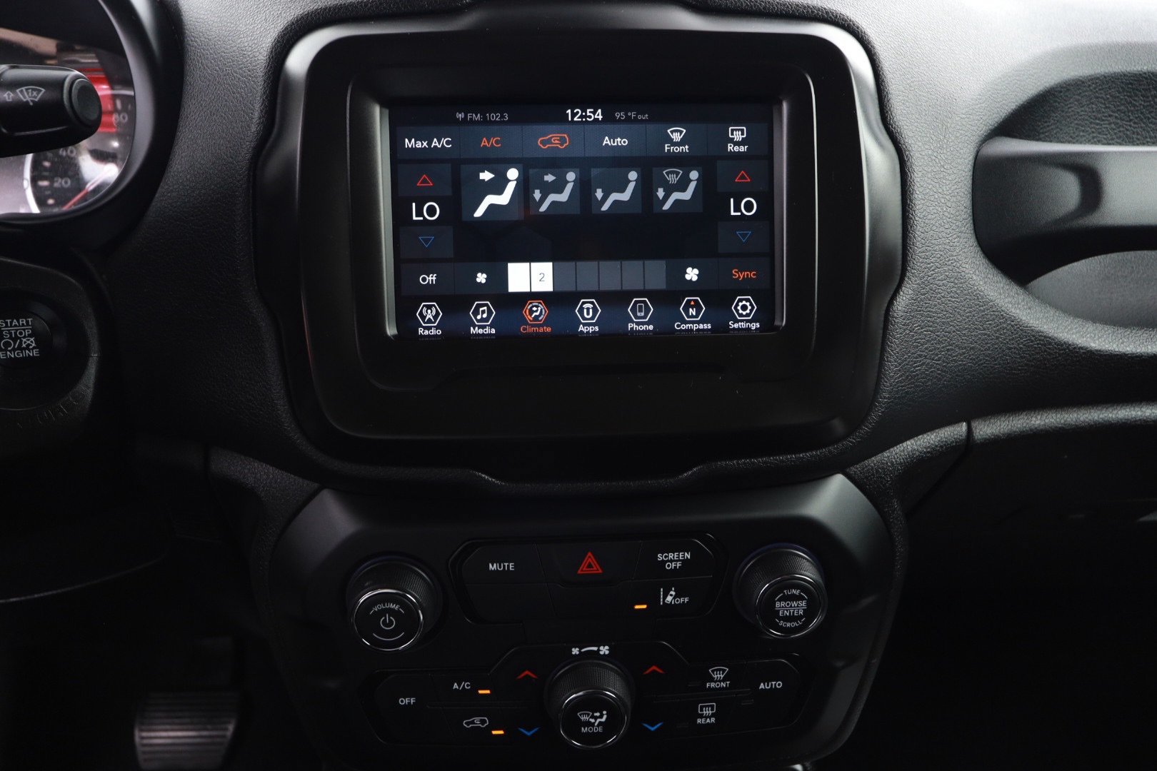 Used 2021 Jeep Renegade Latitude FWD image 14