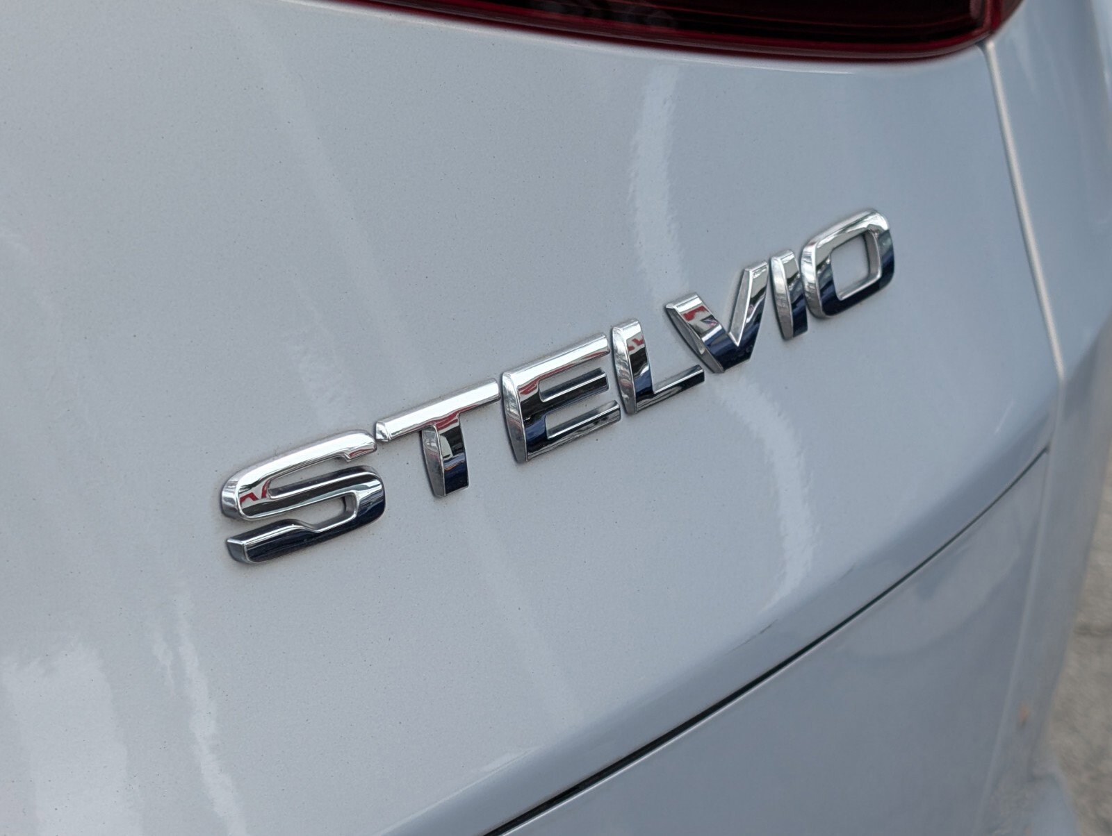 Used 2022 Alfa Romeo Stelvio Sprint image 16