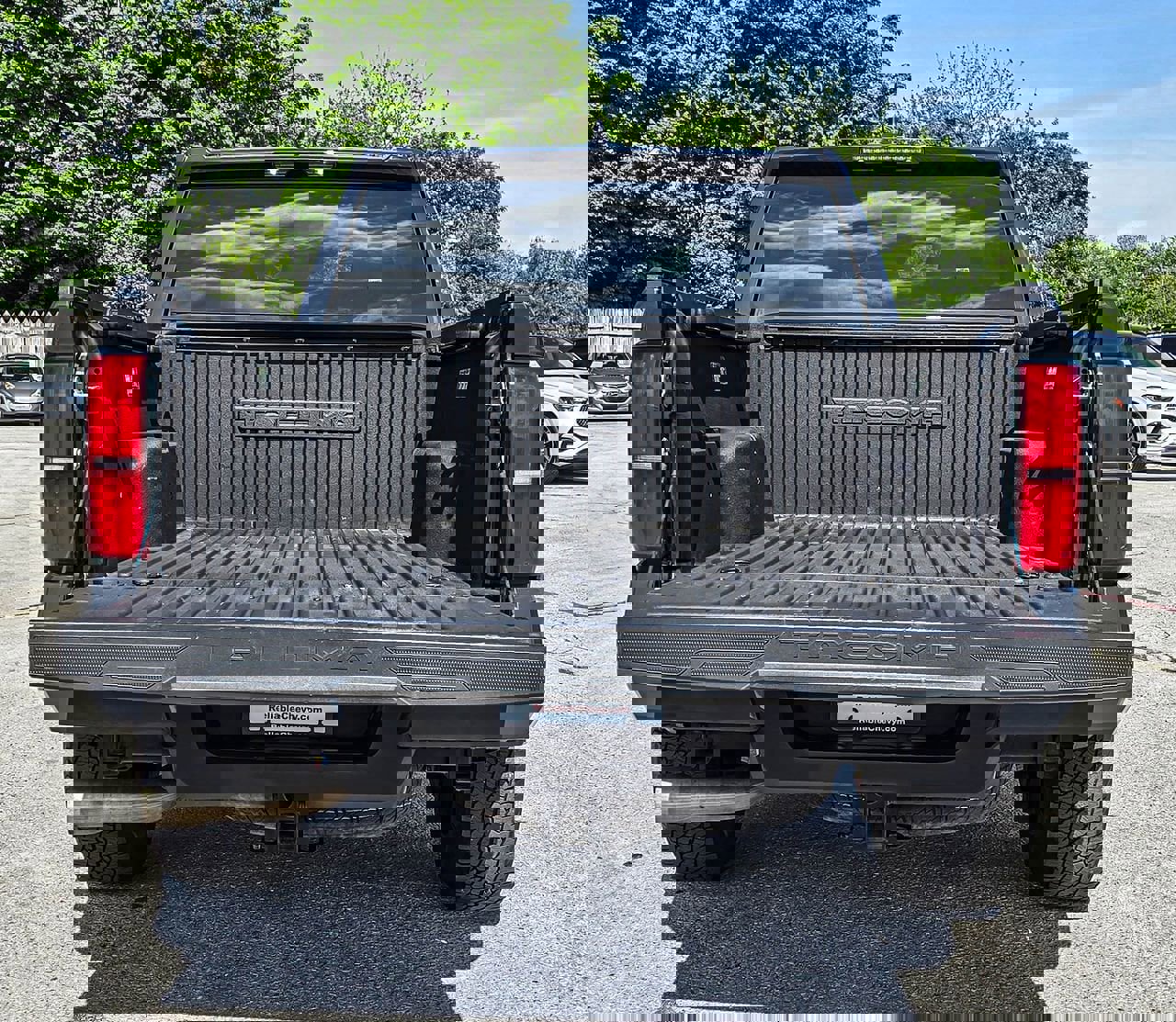 Used 2024 Toyota Tacoma TRD Off-Road AWD/4WD image 7