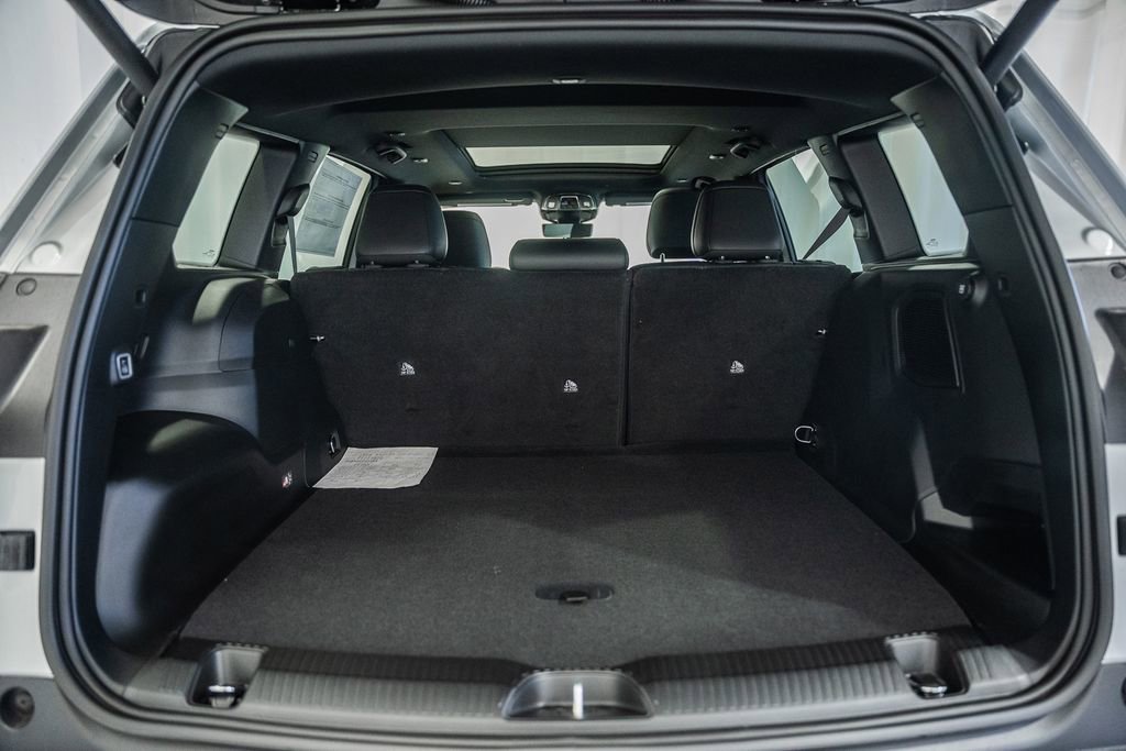 New 2026 Jeep Cherokee Overland image 10