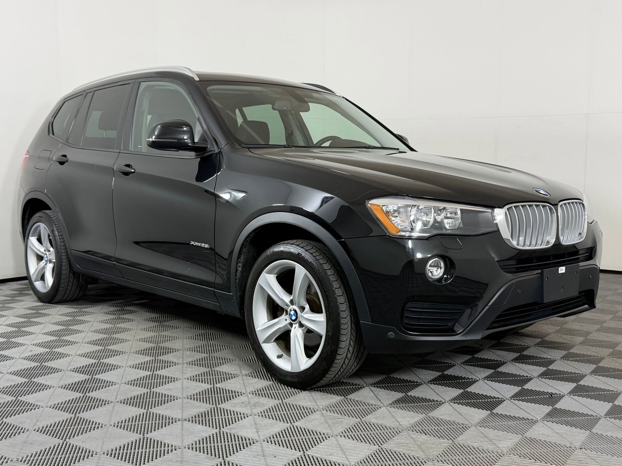 Used 2017 BMW X3 xDrive28i image 7