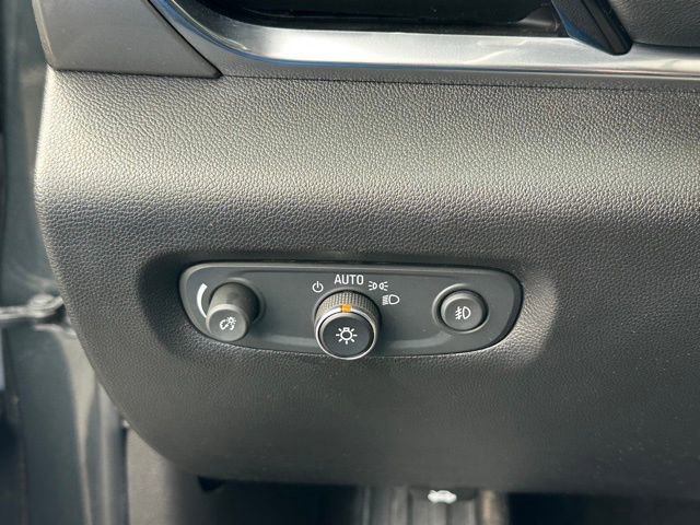 Used 2019 Chevrolet Traverse LT image 25