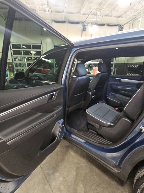 Used 2025 Buick Enclave Preferred image 31