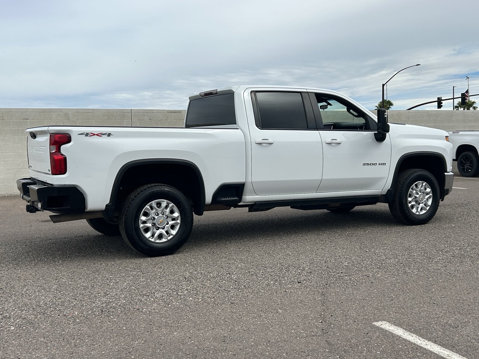 Used 2022 Chevrolet Silverado 3500 LT w/ Convenience Package AWD/4WD image 5