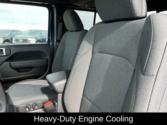 Used 2025 Jeep Gladiator Sport image 13