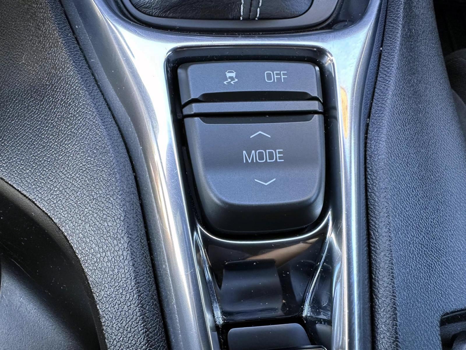 Used 2020 Chevrolet Camaro SS RWD image 24