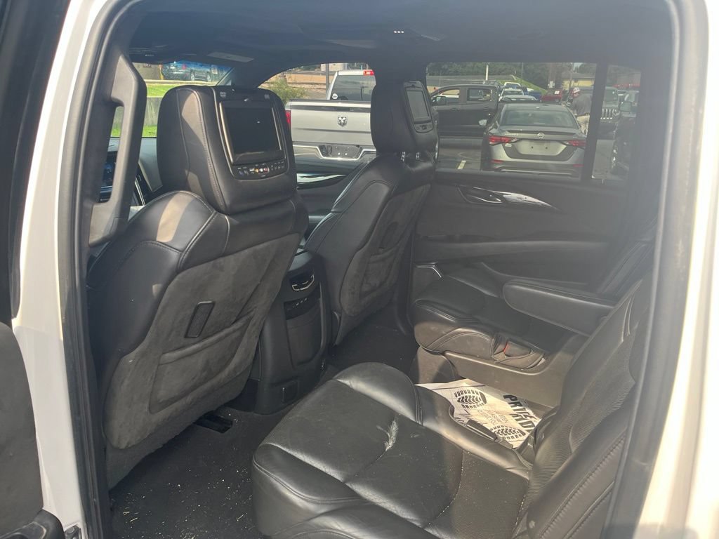 Used 2019 Cadillac Escalade ESV Platinum AWD/4WD image 25