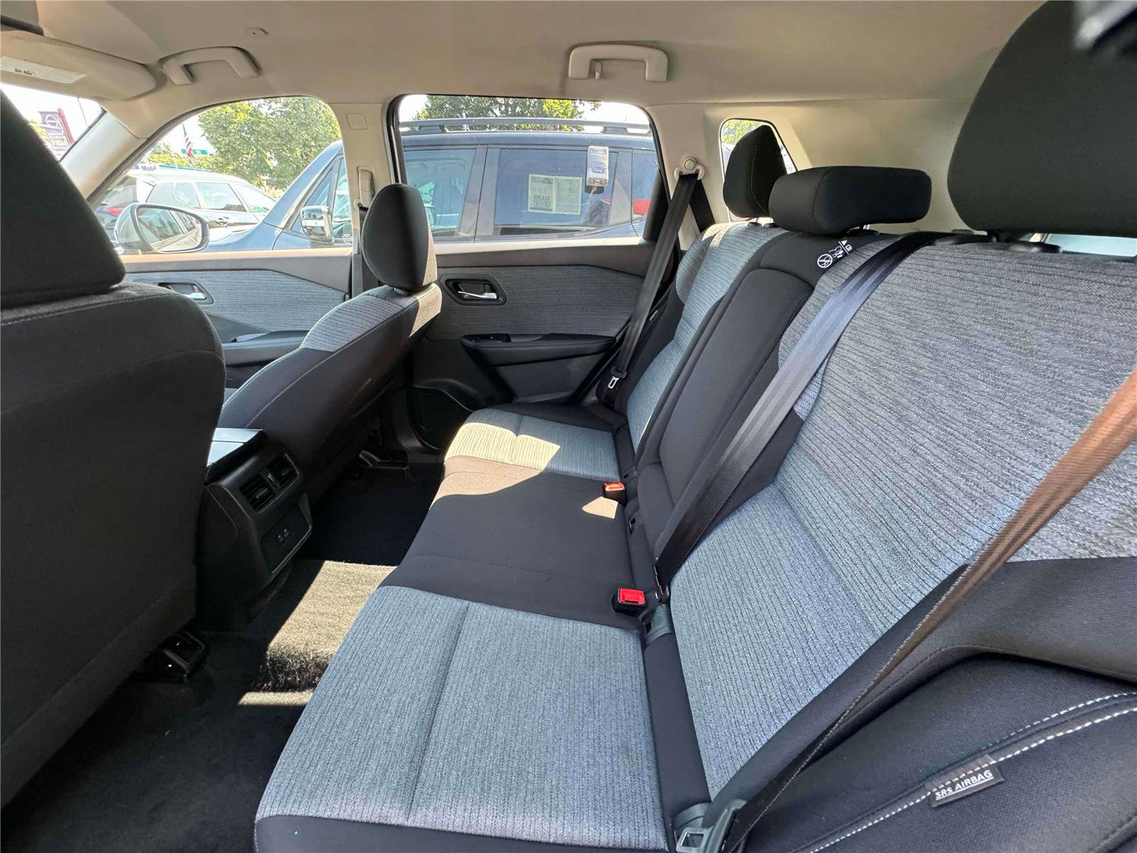 Used 2023 Nissan Rogue SV image 16