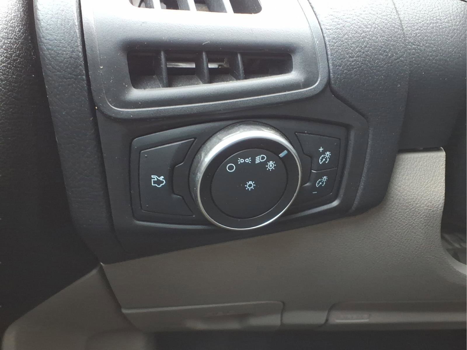 Used 2018 Ford Focus SE image 14