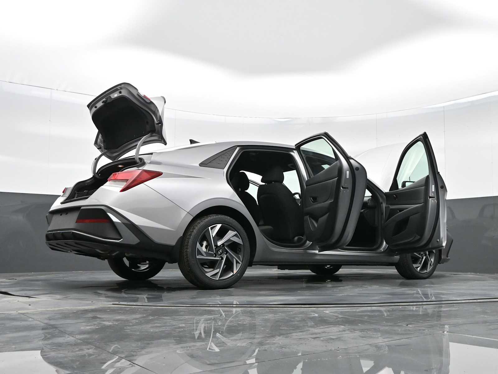 Certified 2025 Hyundai Elantra Sport image 57