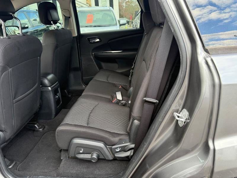 Used 2013 Dodge Journey SE image 12