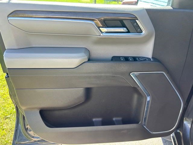 Used 2023 Chevrolet Silverado 1500 LT w/ Protection Package AWD/4WD image 11